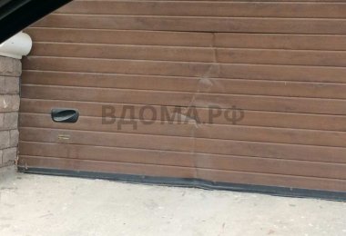Последствия удара авто в секционные ворота