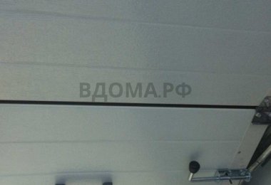 Секционные ворота с калиткой
