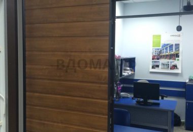 Секционные ворота с калиткой