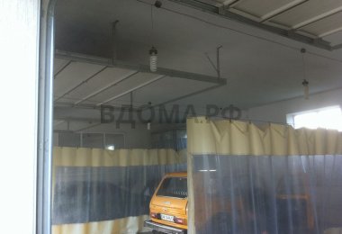 Секционные ворота на автомойке