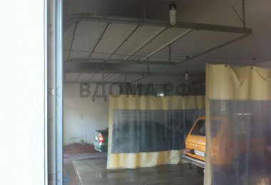 Секционные ворота на автомойке