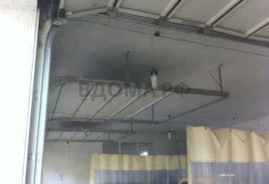 Секционные ворота на автомойке