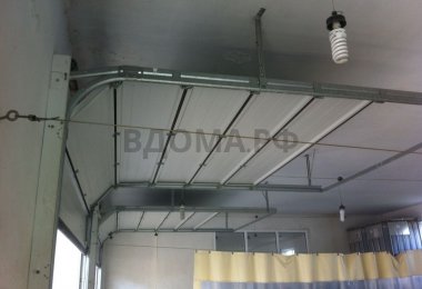 Секционные ворота на автомойке