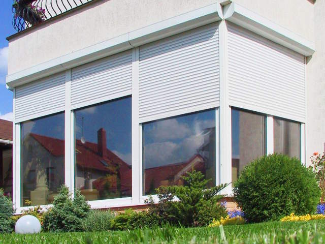 Примеры роллет на окна и двери